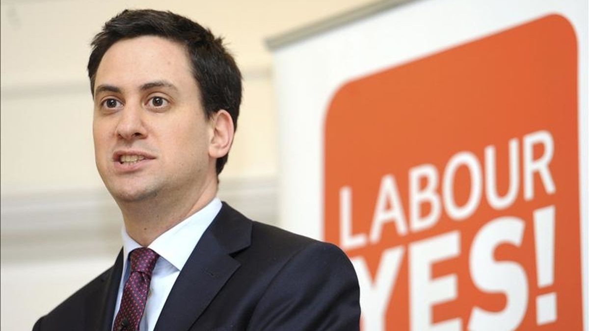 El líder del Partido Laborista británico Ed Miliband asiste al lanzamiento de la campaña a favor del "Sí", en el referéndum para cambiar el sistema de voto alternativo. EFE/Archivo