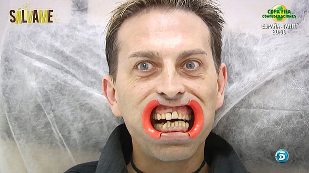 Cristina Tárrega cambia el look de Pedro, desde su vestuario hasta su bronceado