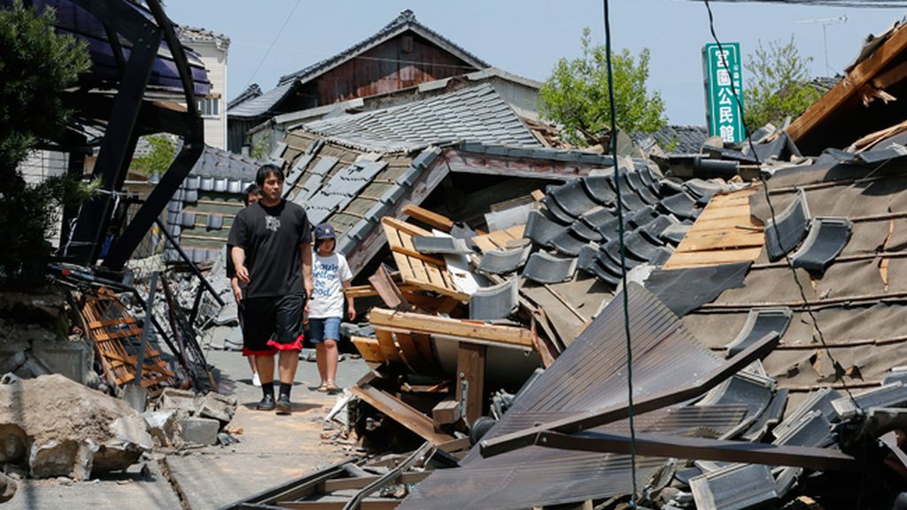 El terremoto en Japón deja 9 muertos y más de 900 heridos