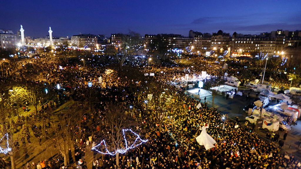 Noche de homenajes en París