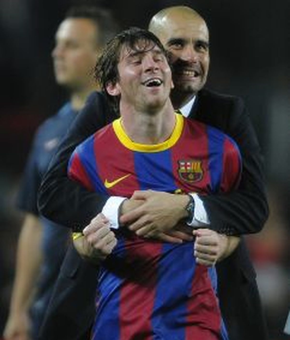 Guardiola se abraza a Messi. Foto: Gtres