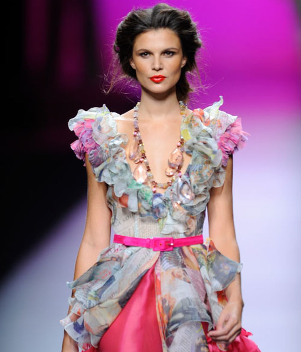 Pasado y presente se fusionan en el desfile de Francis Montesinos