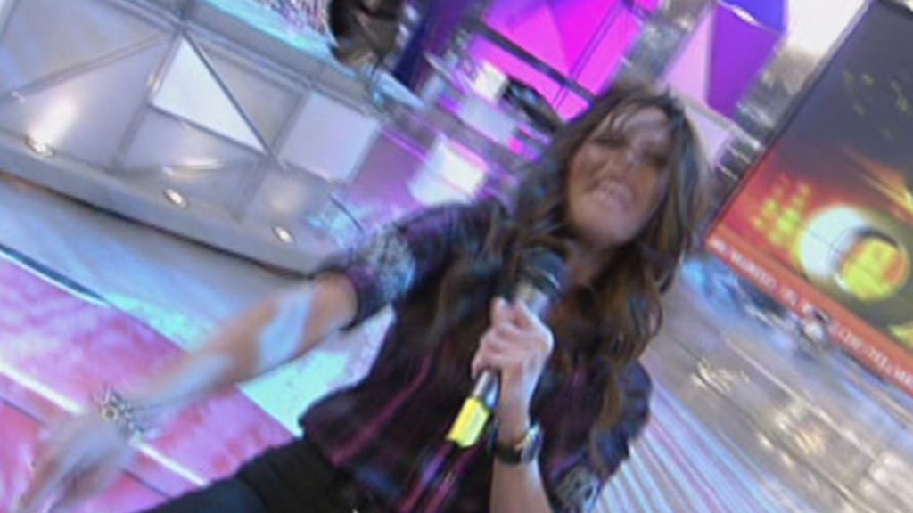 Pilar Rubio, muy rockera en 'Sálvame'