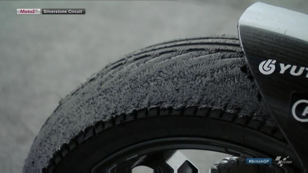 Otra heroica de Tito Rabat: Así terminó con su neumático destrozado en Silverstone