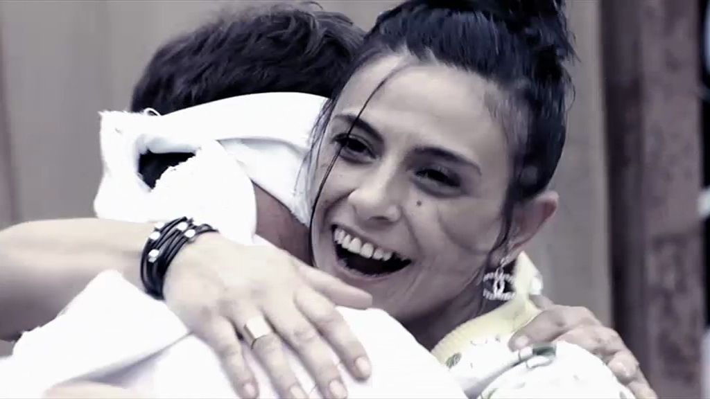 Ángela, la cibernovia de César