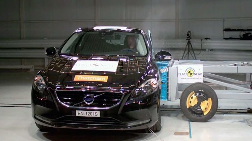 Volvo V40 - crash test