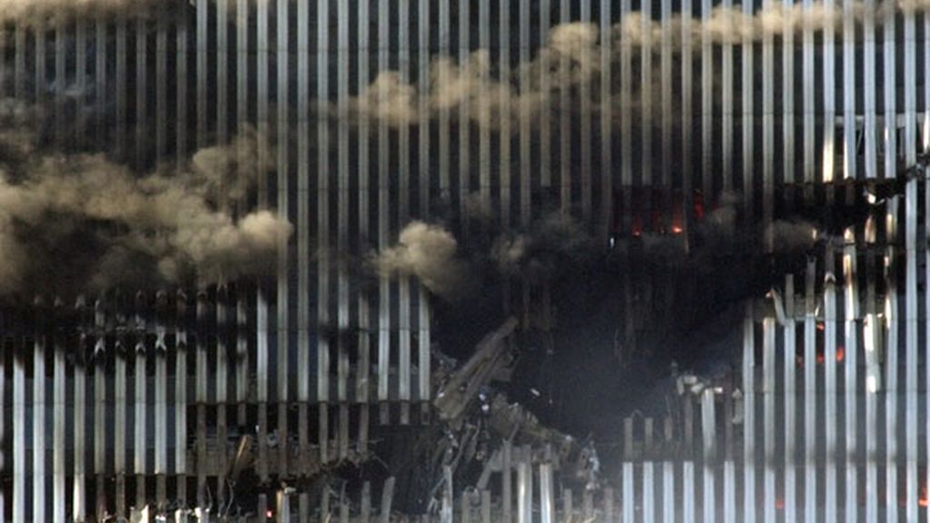 Boquete realizado por el impacto de uno de los aviones en las torres
