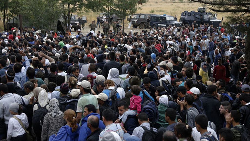 10.000 inmigrantes pisan las islas griegas en solo una semana