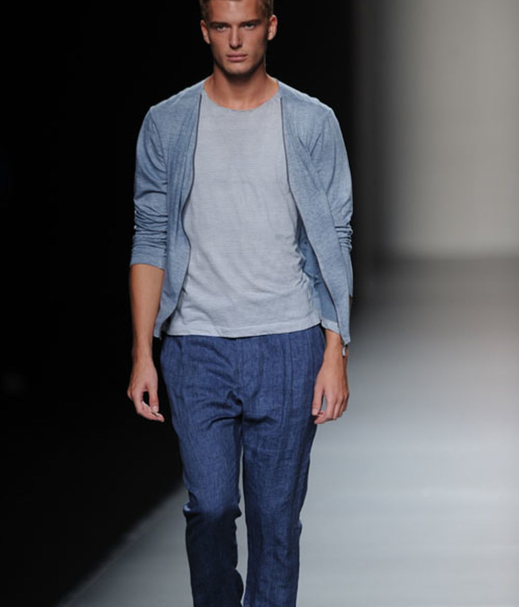 Vuelta a los 50 con Adolfo Domínguez