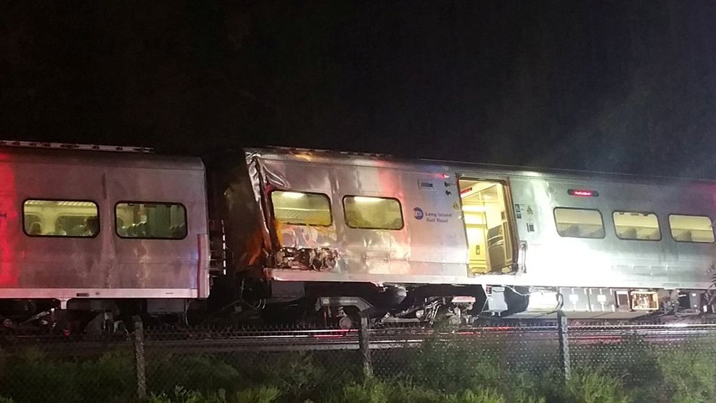 Al menos 20 heridos en el descarrilamiento de un tren en Nueva York