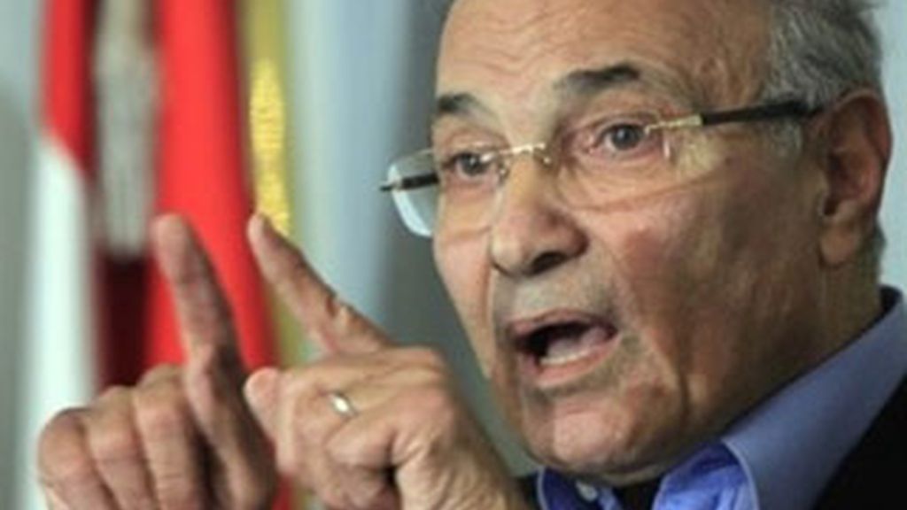 El primer ministro egipcio, Ahmed Shafiq, durante una rueda de prensa en El Cairo. Foto: AP El primer ministro egipcio, Ahmed Shafiq, durante una rueda de prensa en El Cairo. Foto: AP