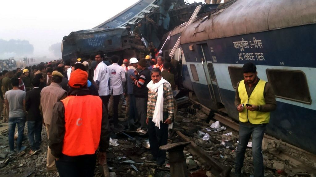 Más de cien muertos en un accidente de tren en India