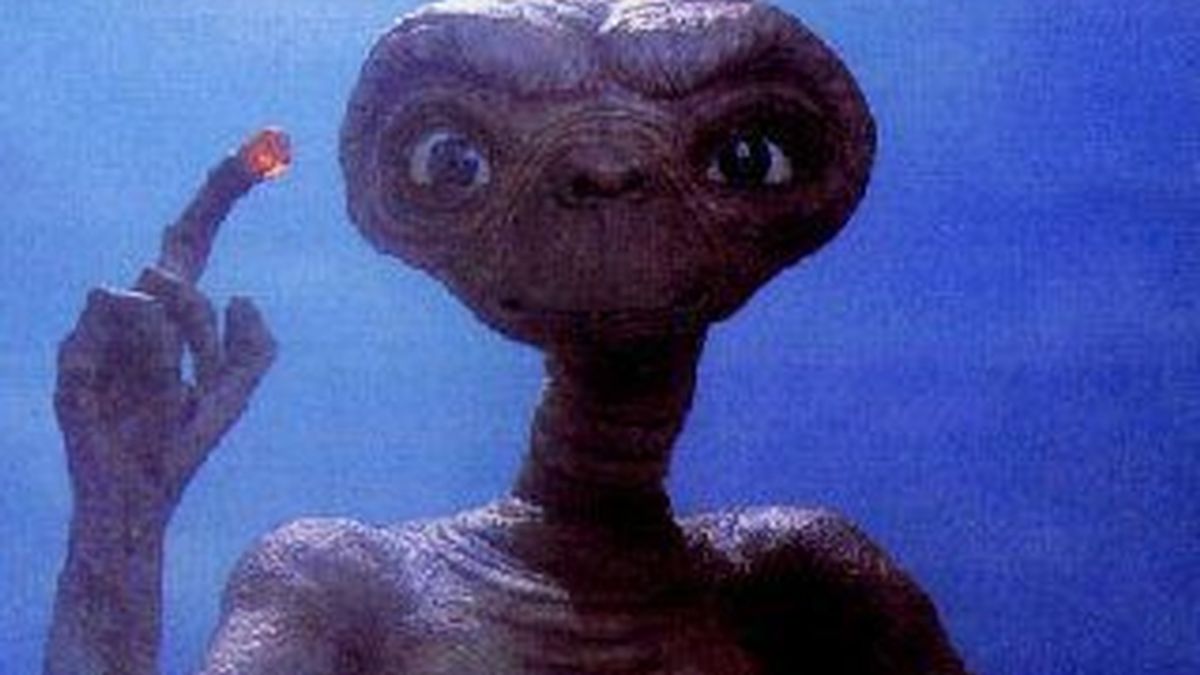 Los extraterrestres podrían acabar con la raza humana si descubren que ponemos en peligro a otras civilizaciones. Fotograma de ET del director Steven Spielberg.