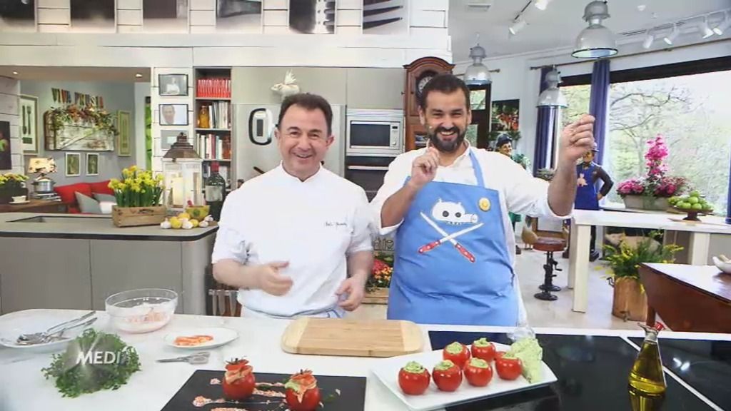 David y Martín hacen unos tomates rellenos en homenaje a ‘Georgie Dan’