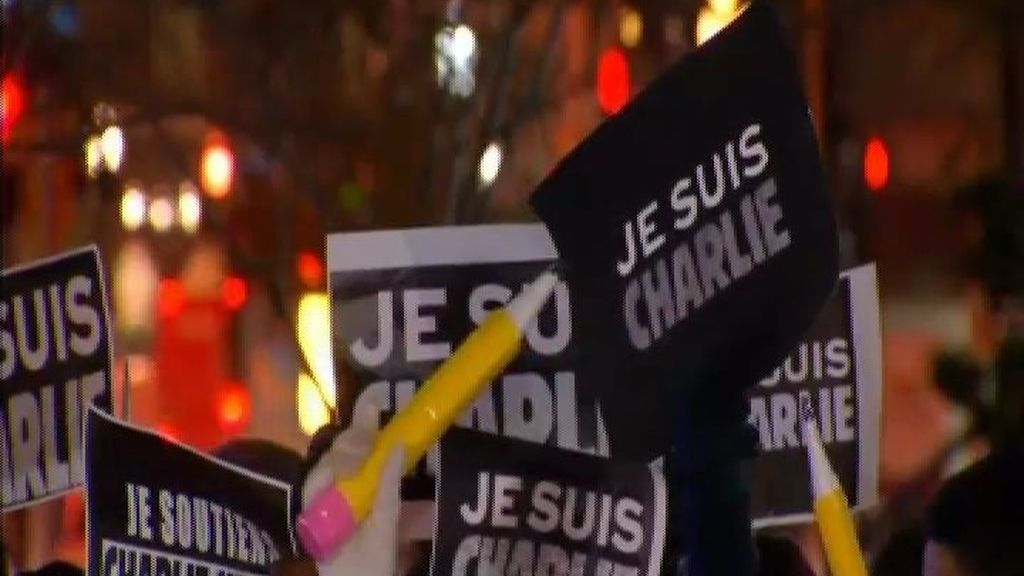 Concentración en Filadelfia en solidaridad con las víctimas de los ataques en Francia