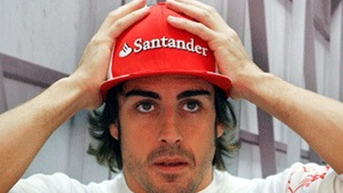 Fernando Alonso durante el tercer entrenamiento del GP de Hungría. Foto: REUTERS