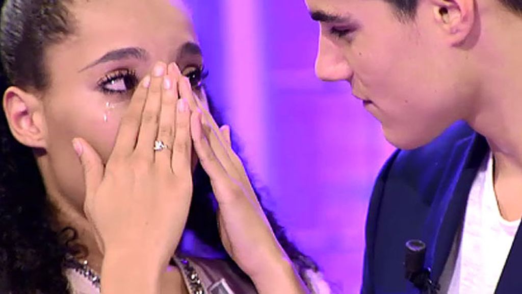 Anais y su playa improvisada Anais y su playa improvisada