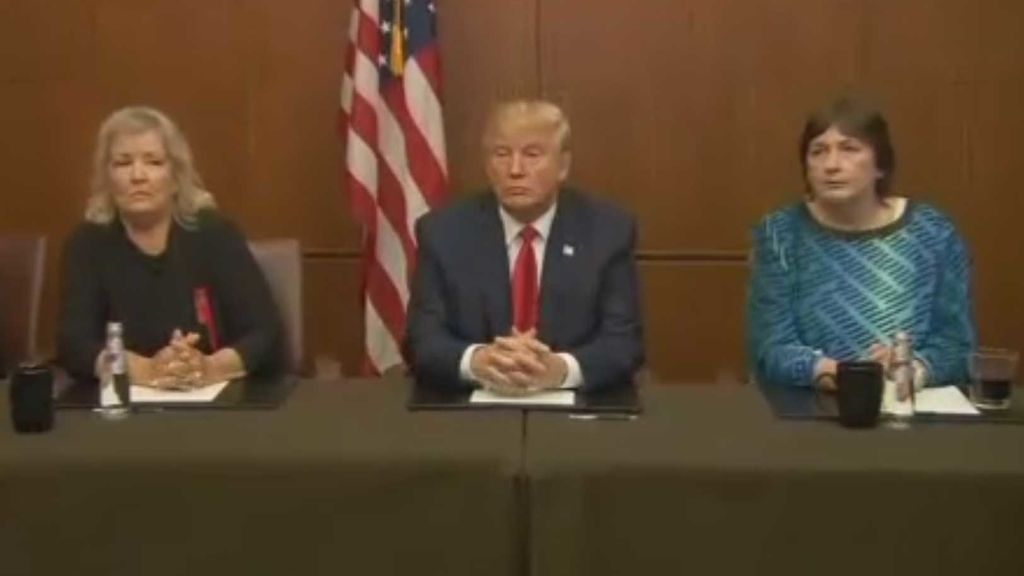 Trump se rodea de mujeres que acusaron a Bill Clinton de acoso sexual