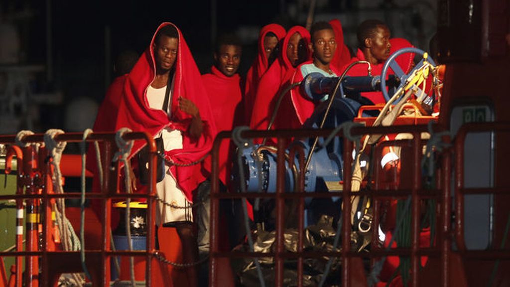 Llega a Almería una patera con 27 inmigrantes a bordo
