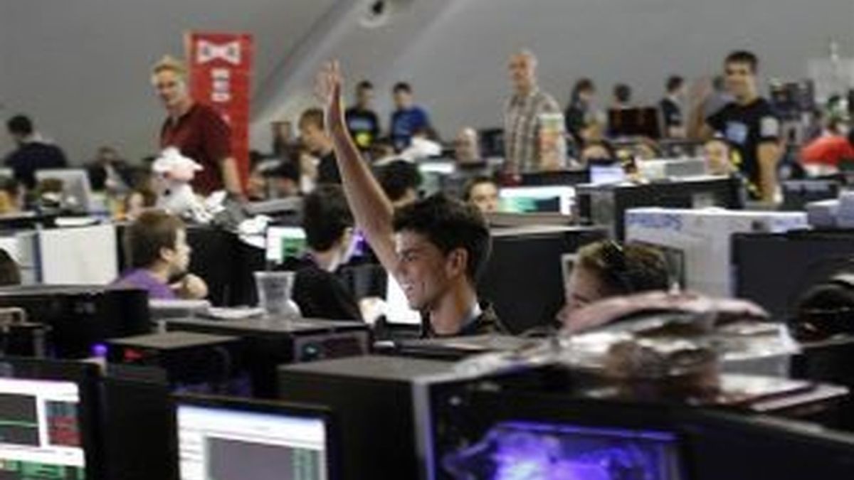 Movistar desplegará por primera vez en la Campus Party de Valencia la tecnología IPv6, el nuevo protocolo de Internet. Movistar desplegará por primera vez en la Campus Party de Valencia la tecnología IPv6, el nuevo protocolo de Internet.