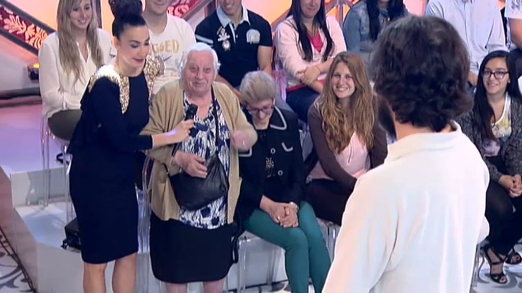 La abuela de Víctor quiere que su nieto deje de parecer un vagabundo