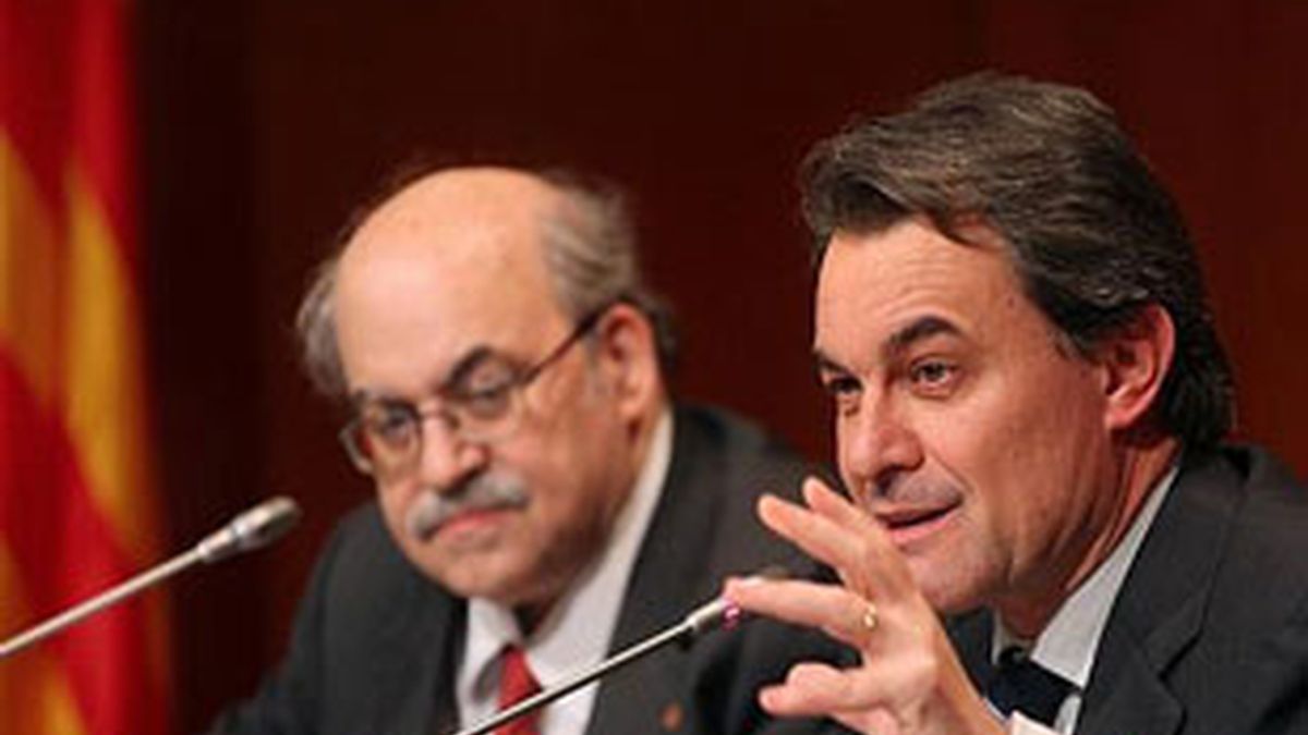 El president de la Generalitat, Artur Mas, junto con el conseller de economía, Andreu Mas-Colell en una imagen de archivo