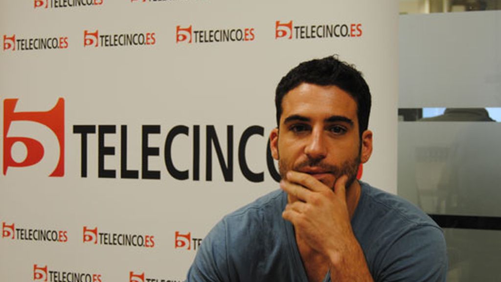 Miguel Ángel Silvestre visita telecinco.es