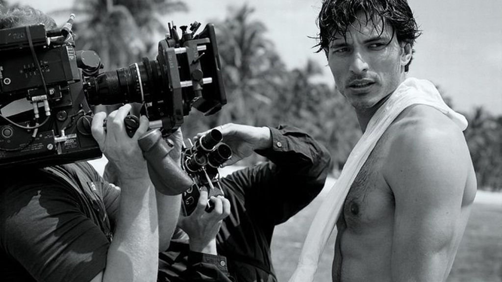 Andres Velencoso, espectacular para la fragancia Allur