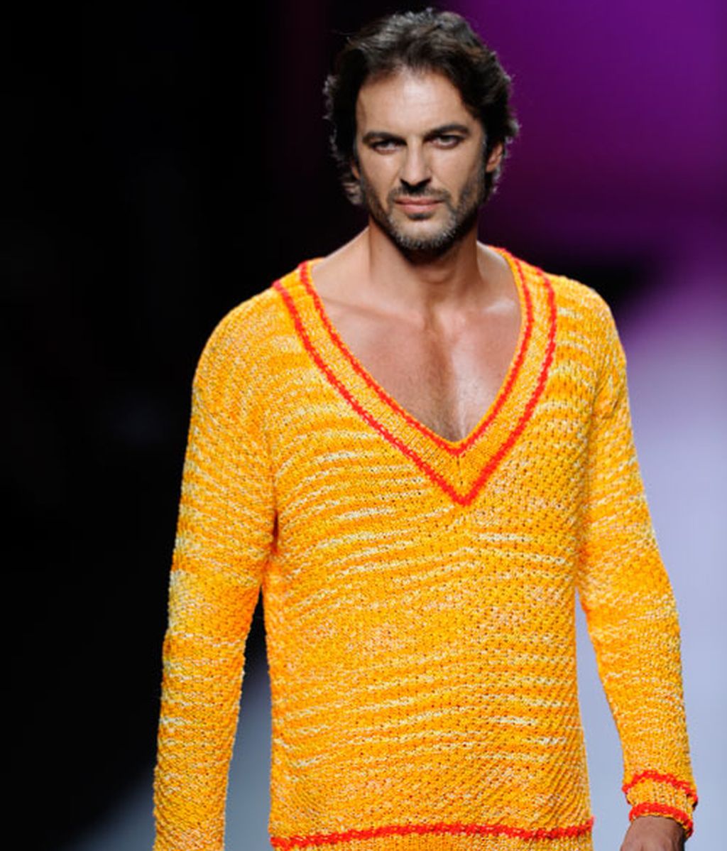 Pasado y presente se fusionan en el desfile de Francis Montesinos