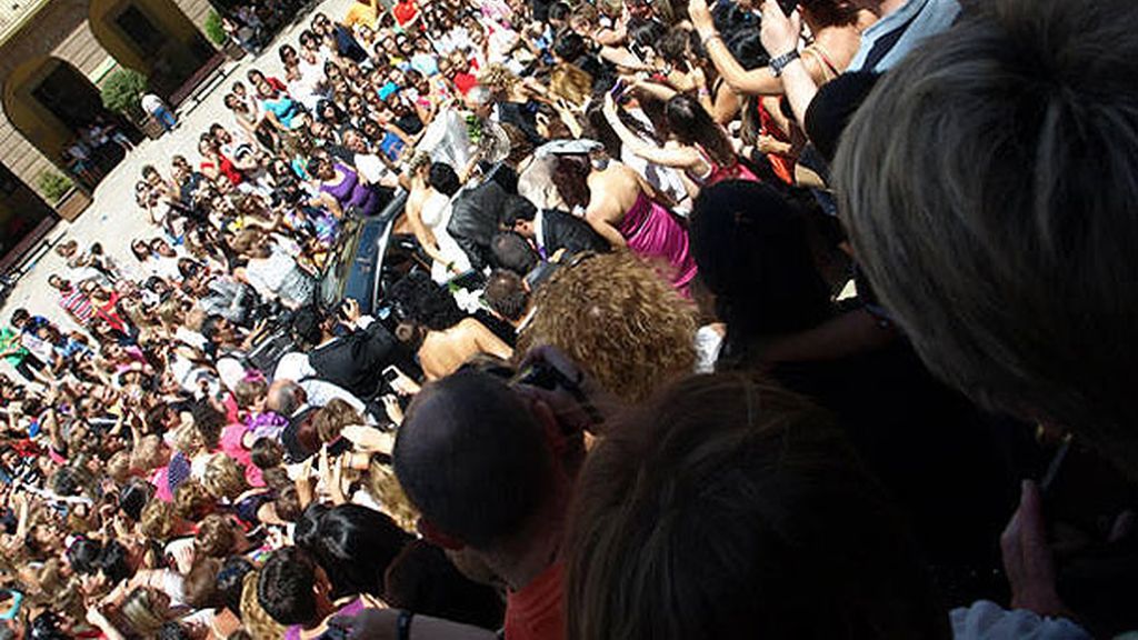La boda colapsó las calles de San Miguel