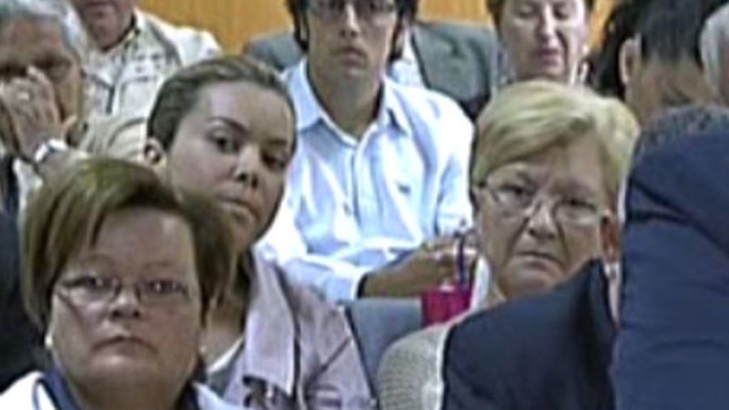 Campanario, cabizbaja durante la declaración de Carretero