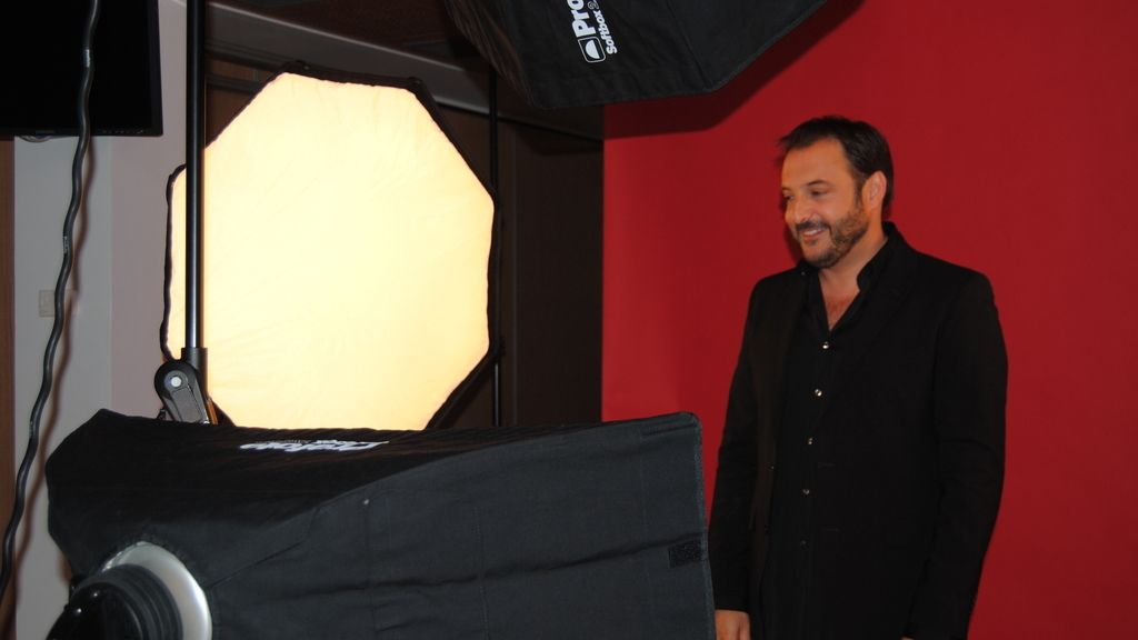 Roberto Vilar en la sesión de fotos