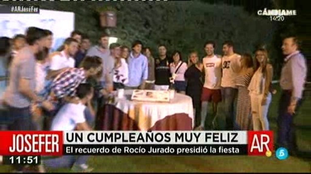 José Fernando celebra su 22 cumpleaños rodeado de su familia y amigos