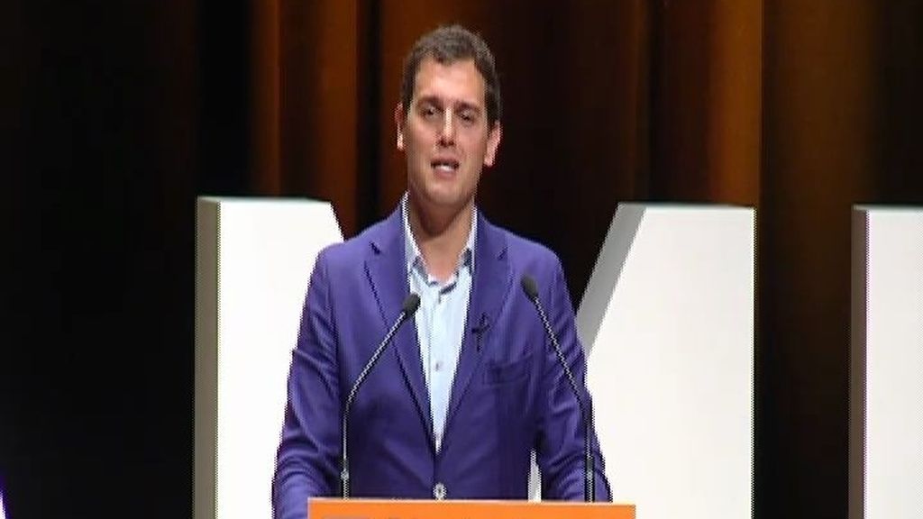 Rivera: "Los mismos que dicen que todo va bien tienen que esconder a su presidente"