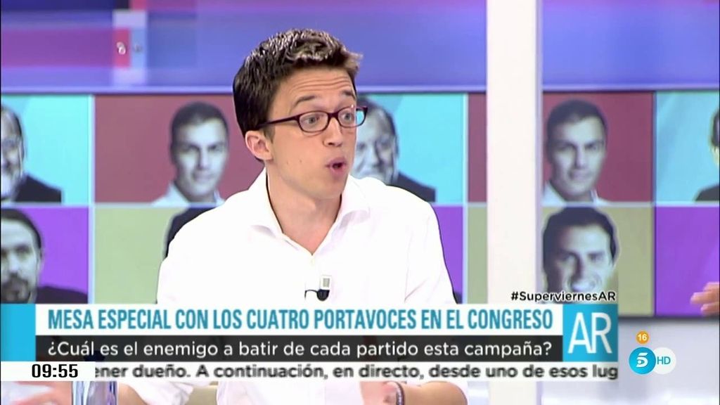 Íñigo Errejón, a Antonio Hernando: "Os estáis equivocando de enemigo"