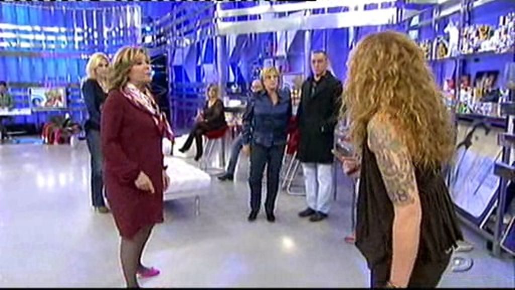 Mila y Sofía Cristo, enfrentadas