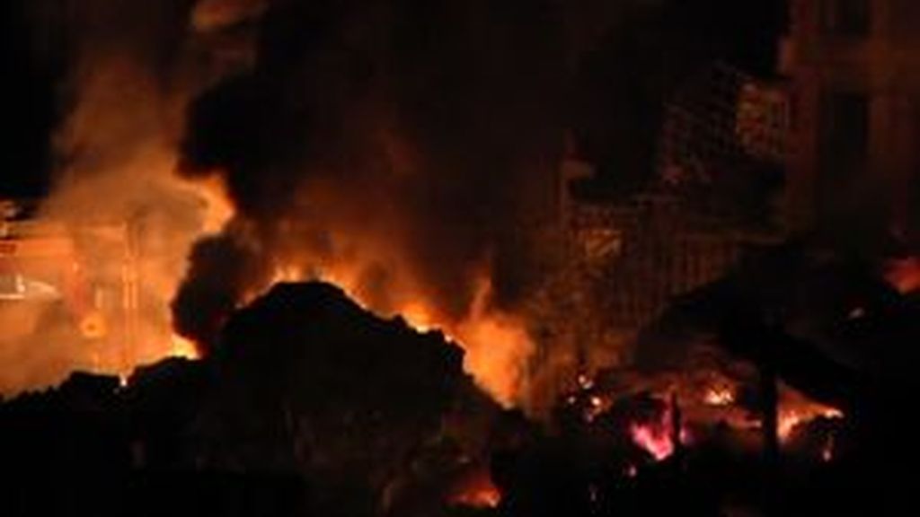 Devastador incendio en un polígono industrial de Coruña