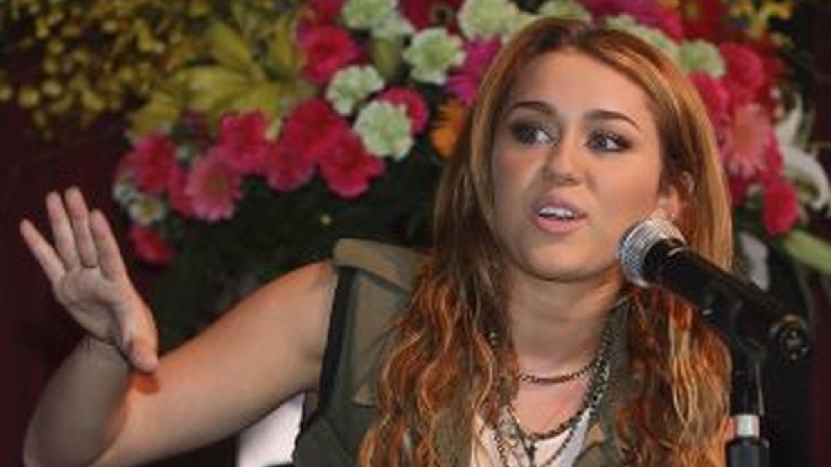 Miley Cyrus recupera el amor con su ex pareja. EFE
