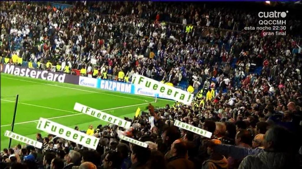 El Bernabéu desata su ira: pitada histórica, pañuelos y aplausos para el Schalke