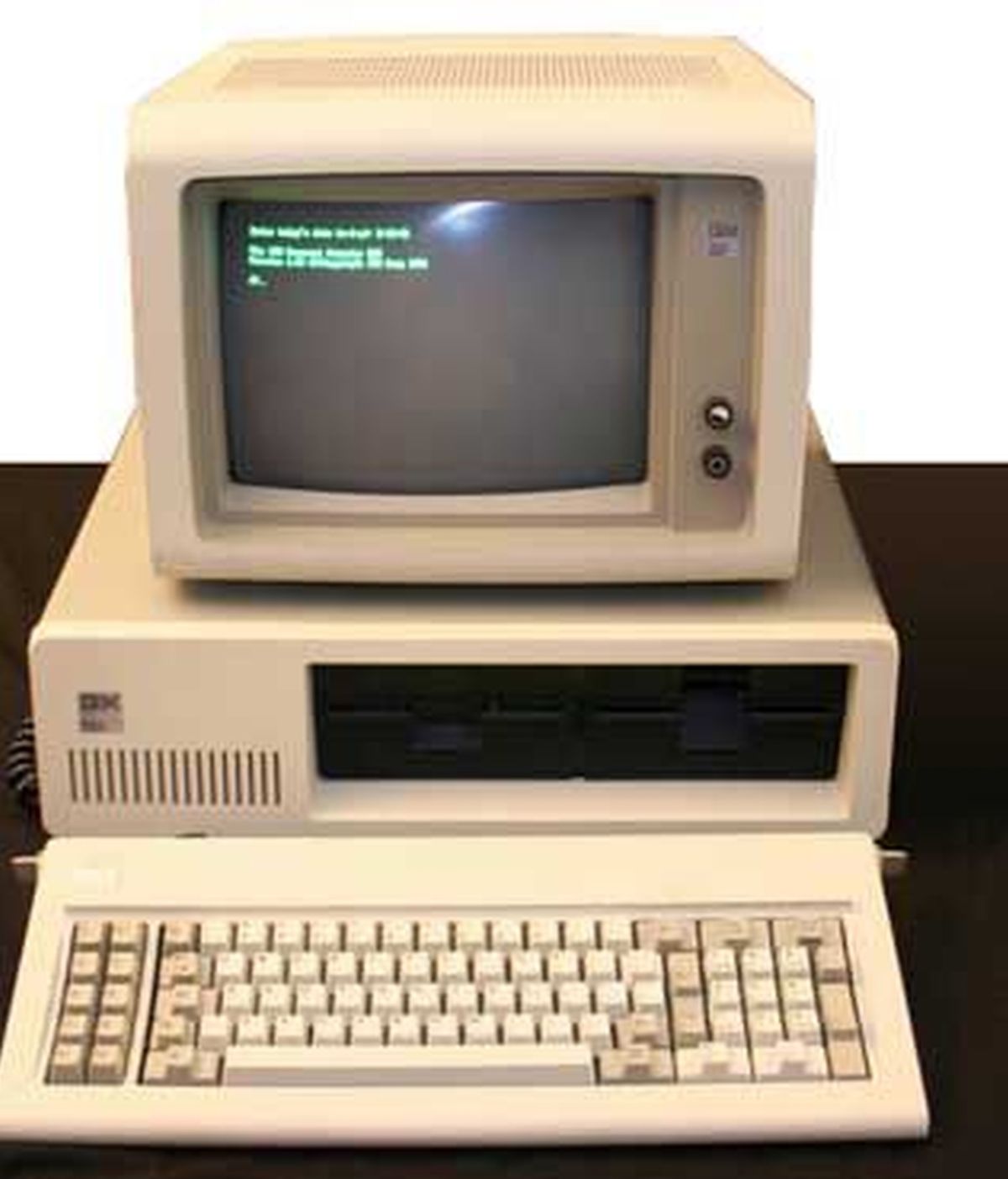 Los ordenadores personales, un invento de IBM que llegó tarde al mercado y con errores que le hicieron retrasarse en el sector tecnológico.
