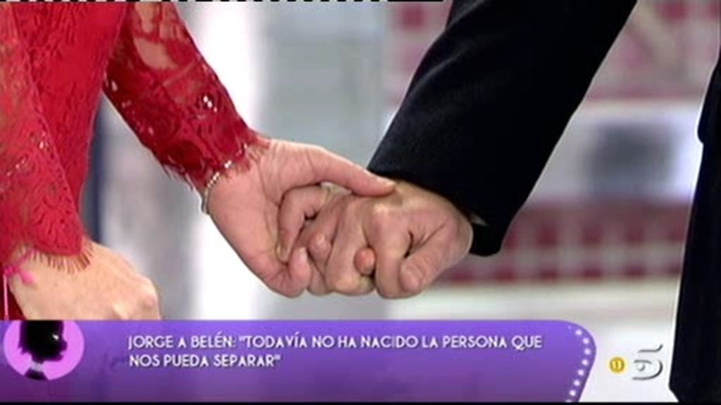 Blén Esteban y Jorge Javíer Vázquez se funden en un abrazo para despejar las dudas sobre su enfrentamiento