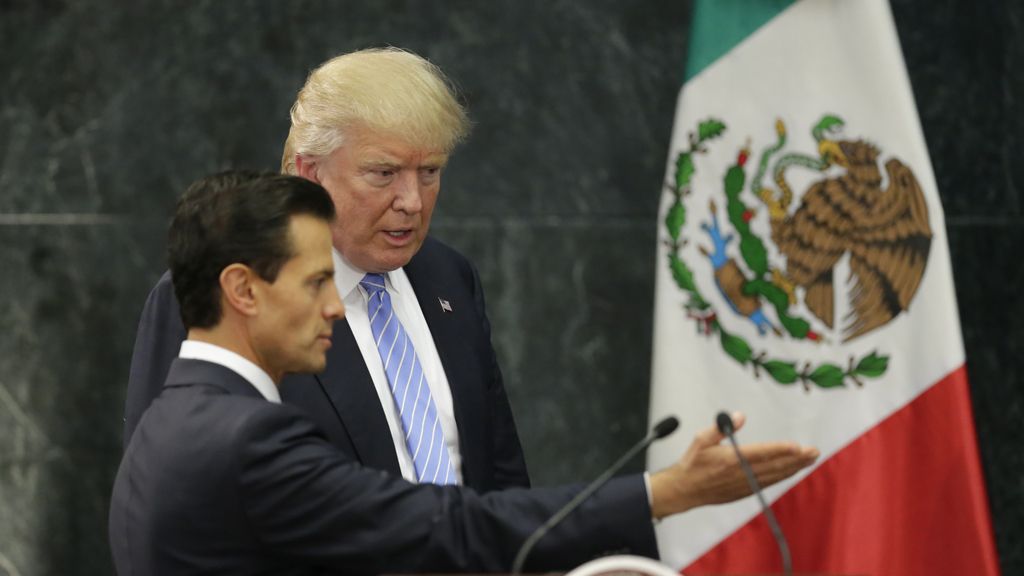 Trump reitera en México que hará construir un muro para impedir la emigración