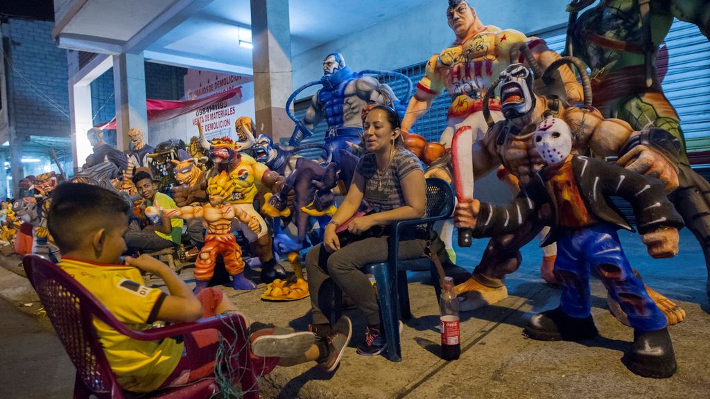 Venta de efigies en Ecuador para su posterior quema