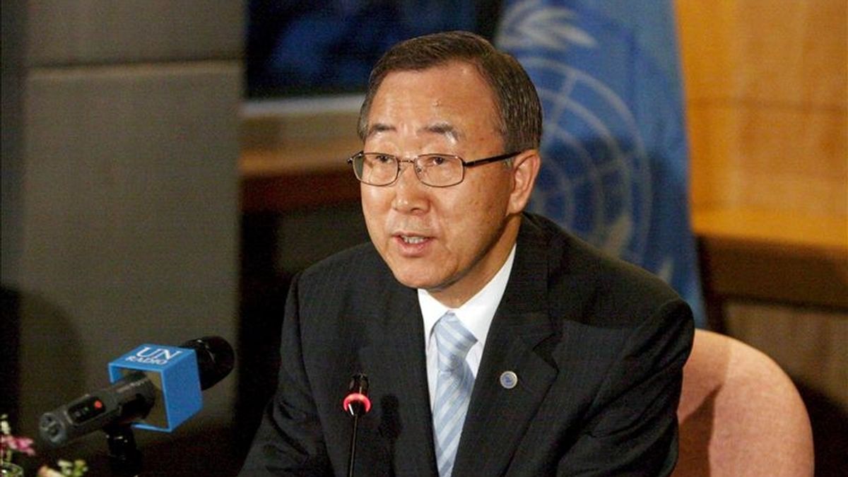 El portavoz de la ONU, Martin Nesirky, declaró que el secretario general del organismo, Ban Ki-moon, "(...)espera que Rusia y Estados Unidos aprovechen la ocasión para seguir avanzando en los esfuerzos para alcanzar más reducciones en todos los tipos de armamento nuclear". EFE/Archivo