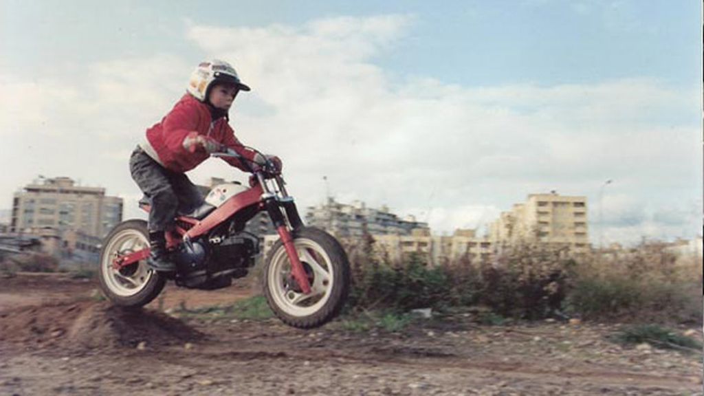Al pequeño Lorenzo no había bache que se le resistiera