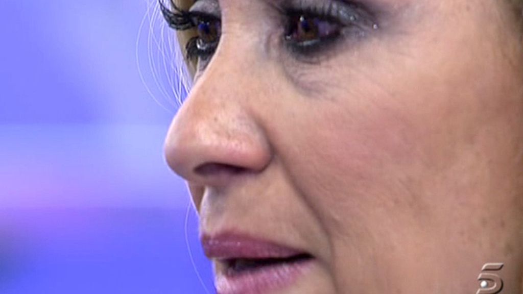 La colaboradora llora recordando: "hablando le hice daño a mi hija"