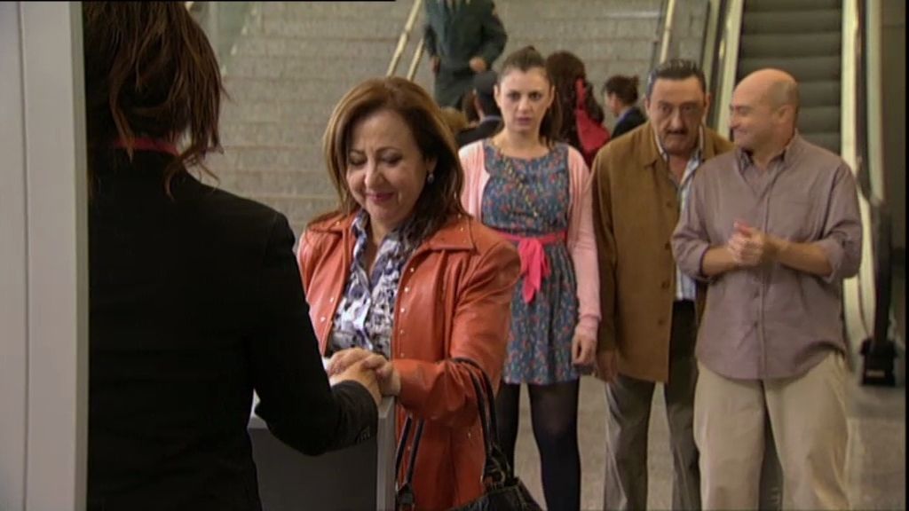 Lágrimas y emoción en la despedida hacia la libertad