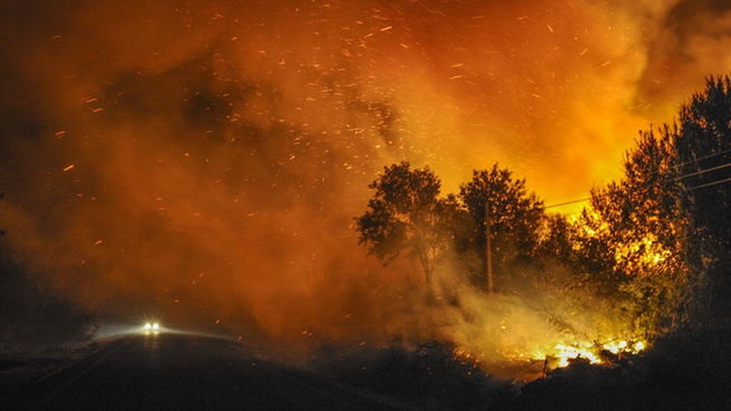 El fuego arrasa 2.000 hectáreas en Ourense