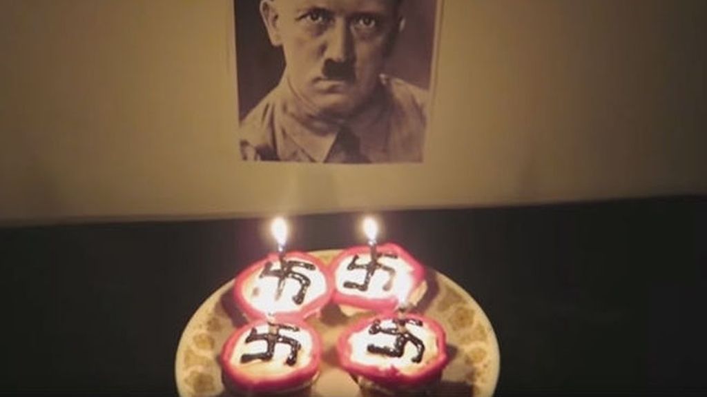 Expulsada de Youtube por cocinar cupcakes y cantarle cumpleaños feliz a Hitler