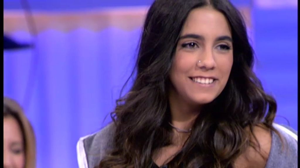 Katherin, en moto a comprar pan